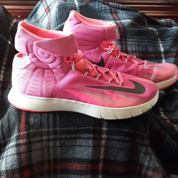 pink nike hyperrev